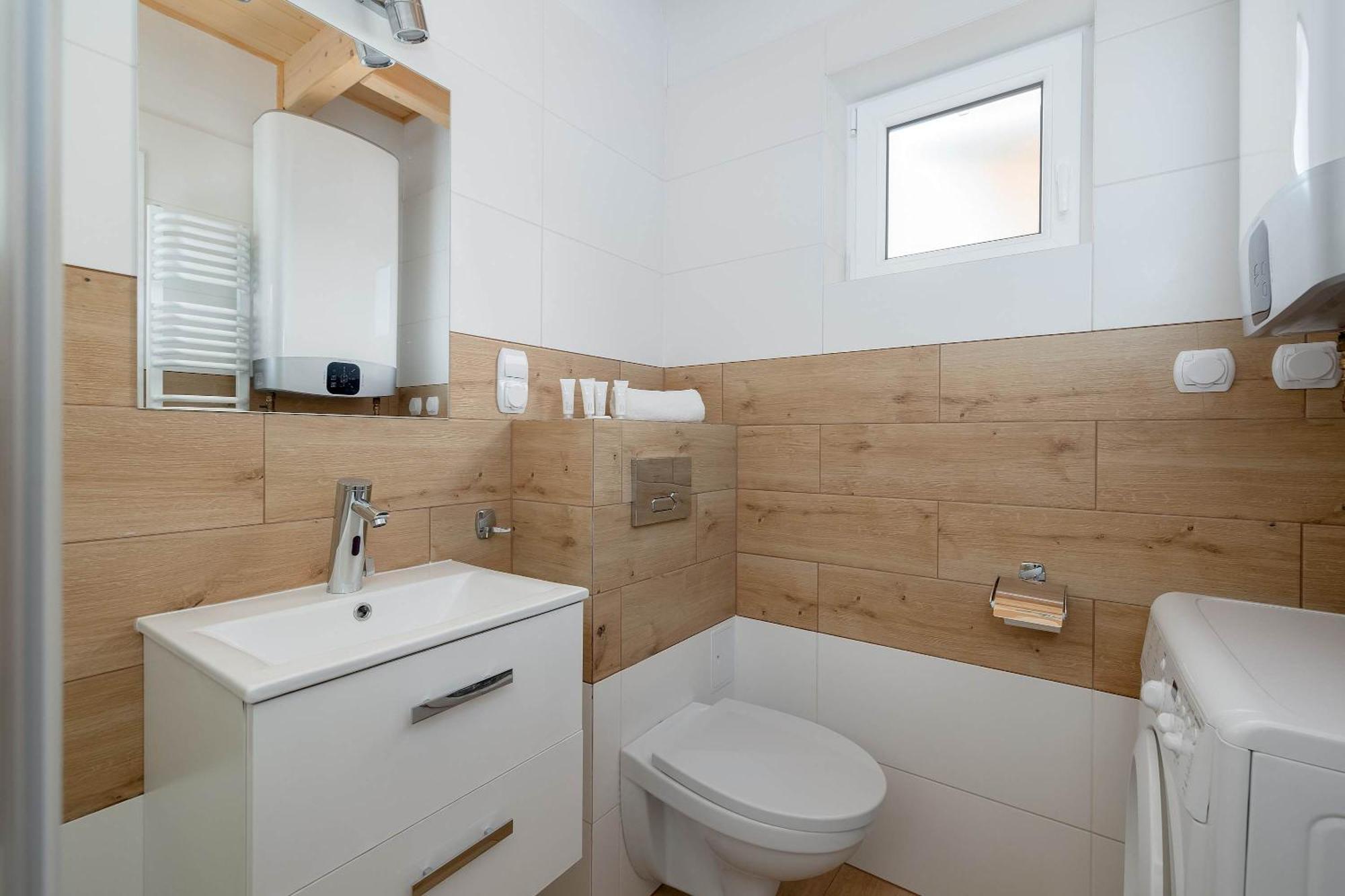 Drewniane Wakacyjne W Urokliwej Okolicy By Renters Apartment